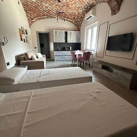 Residenza Zotaj Small Appartament شقة كاسال مونفيراتو